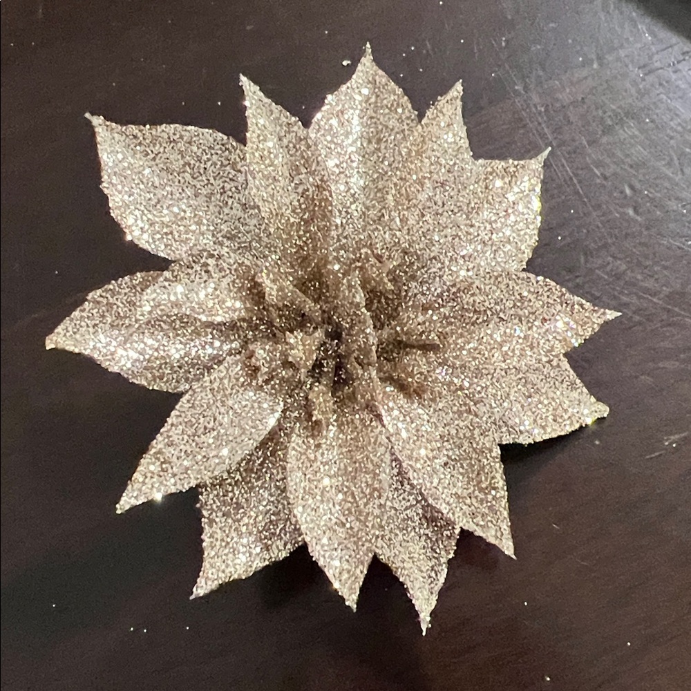 24 Pcs Gold Poinsettia Flowers - Picture 4 of 5